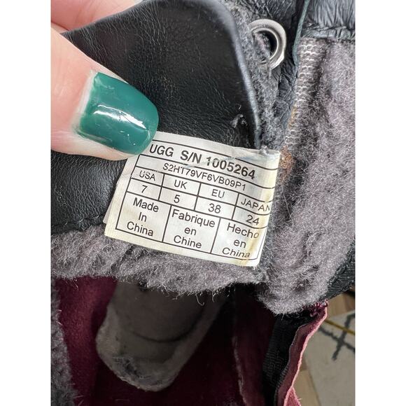 Ugg Women’s Black Kesey Waterproof Boot Size 7 - Picture 11 of 11